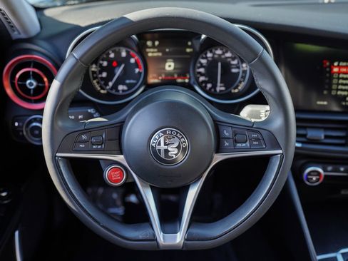 Used 2019 Alfa Romeo Giulia w/ Nero Edizione image 28