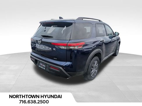 Used 2025 Nissan Pathfinder SV image 14
