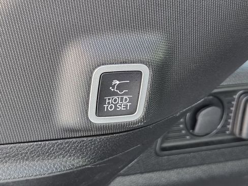 Used 2023 Jeep Grand Cherokee Limited image 13