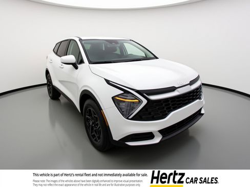 Used 2025 Kia Sportage LX image 1