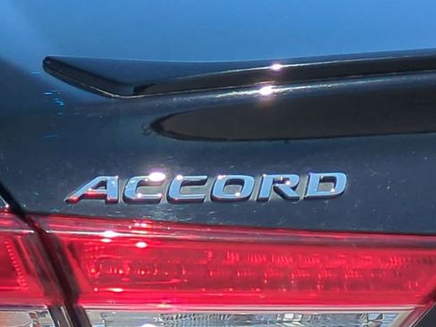 Used 2019 Honda Accord Sport image 10