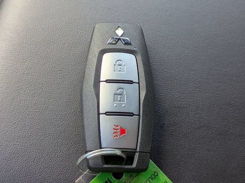 New 2026 Mitsubishi Outlander LE FWD image 32