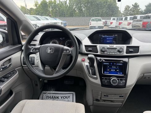 Used 2016 Honda Odyssey SE image 20