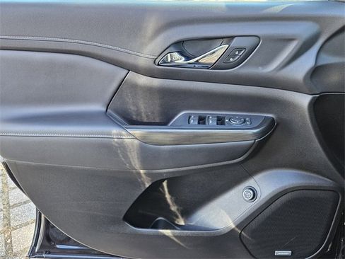 Used 2023 GMC Acadia SLT w/ Trailering Package image 26