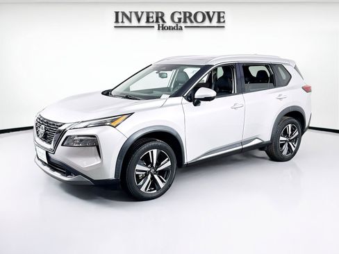 Used 2021 Nissan Rogue SL image 1