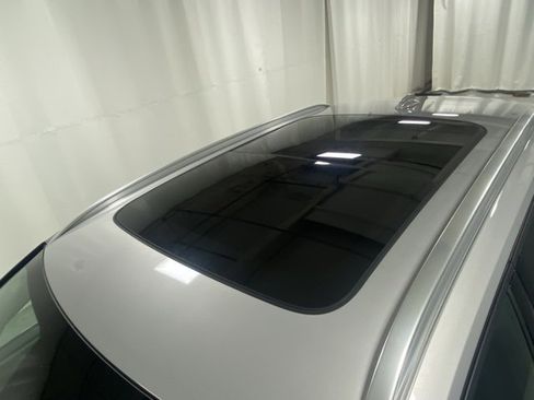 Certified 2025 Volvo XC40 B5 Plus image 6