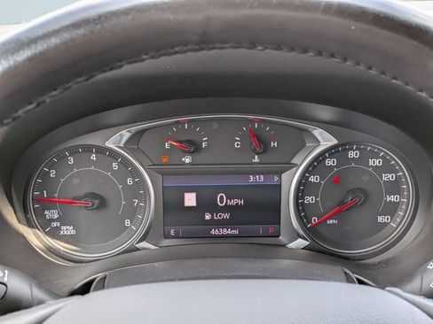 Used 2022 GMC Terrain SLT w/ Infotainment Package II FWD image 29