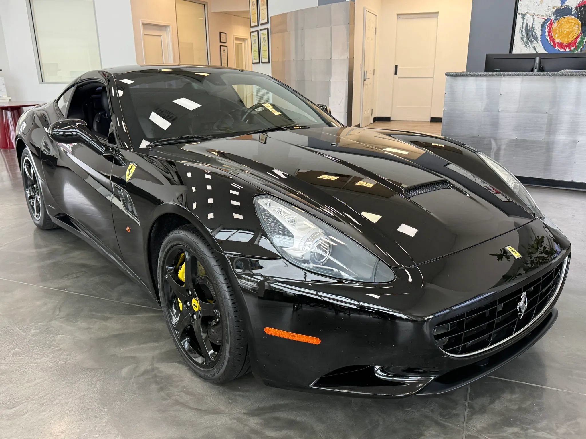 Used 2010 Ferrari California RWD image 26