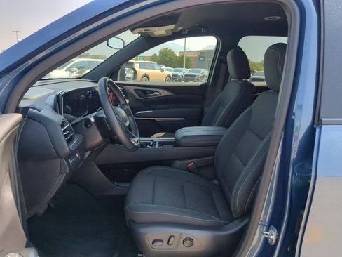 Used 2024 Chevrolet Traverse LT w/ Trailering Package FWD image 24