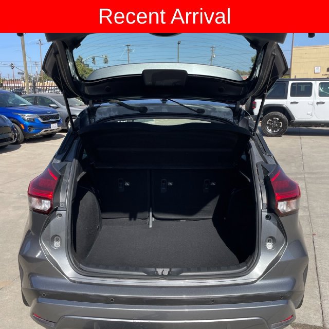 Used 2022 Nissan Kicks SR w/ Premium Package FWD image 10