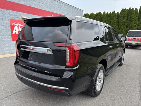 Used 2023 GMC Yukon XL SLT w/ SLT Premium Package AWD/4WD image 3