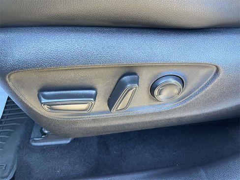 Used 2022 Toyota Highlander XLE image 14