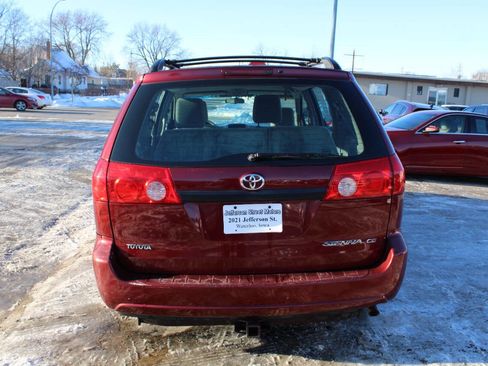 Used 2009 Toyota Sienna LE image 4