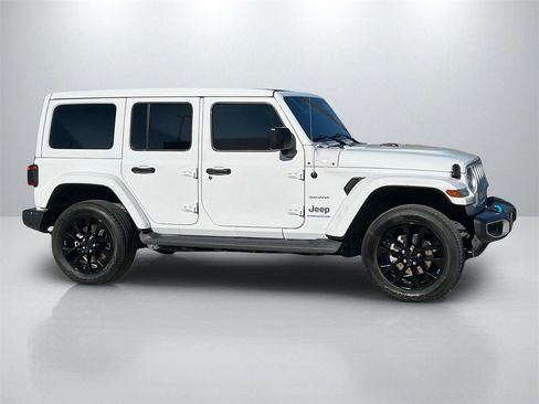 Used 2023 Jeep Wrangler Unlimited Sahara w/ Cold Weather Group image 4