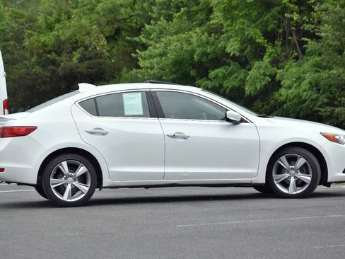Used 2013 Acura ILX w/ Technology Package image 5