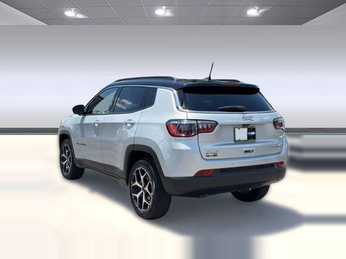 Used 2025 Jeep Compass Limited AWD/4WD image 3