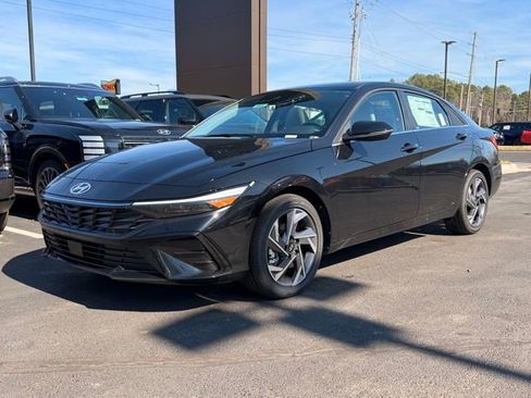 New 2026 Hyundai Elantra Limited FWD image 3