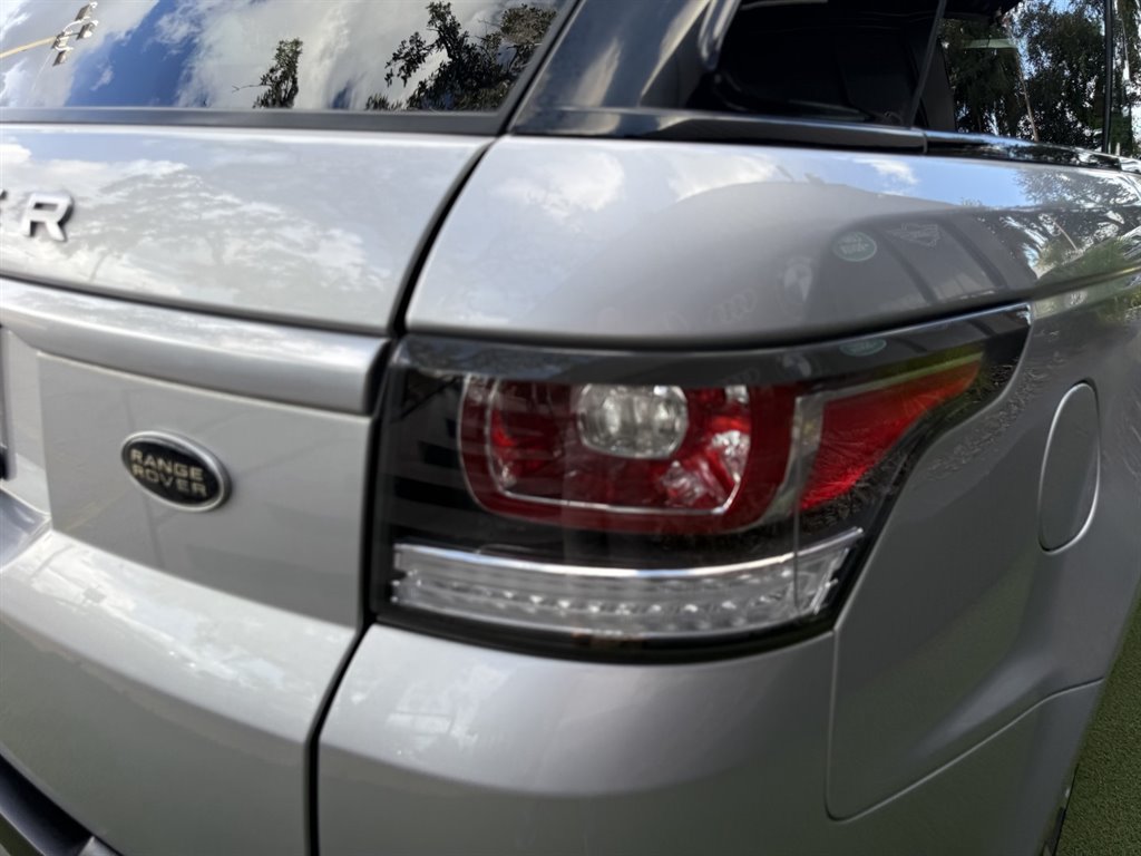 Used 2017 Land Rover Range Rover Sport HSE AWD/4WD image 12