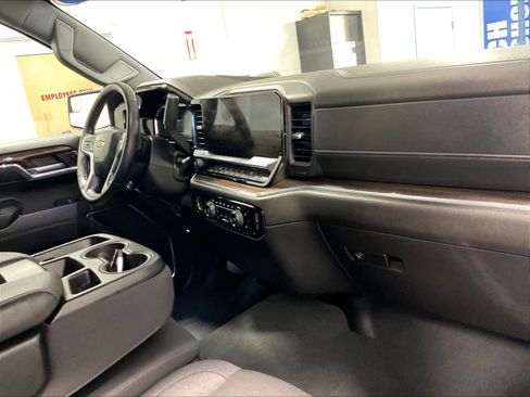 Used 2024 Chevrolet Silverado 1500 LT AWD/4WD image 14