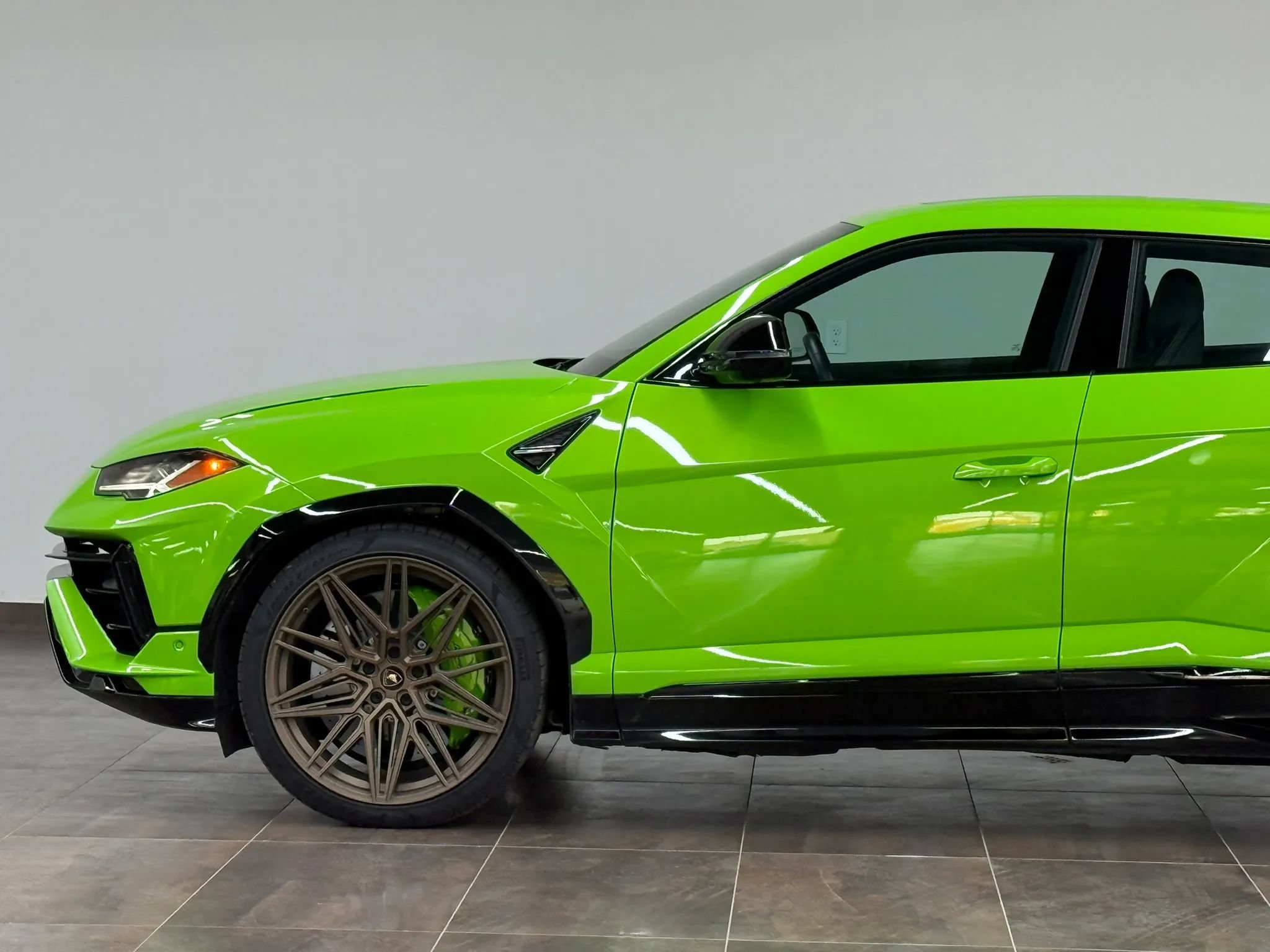 Used 2023 Lamborghini Urus S AWD/4WD image 4
