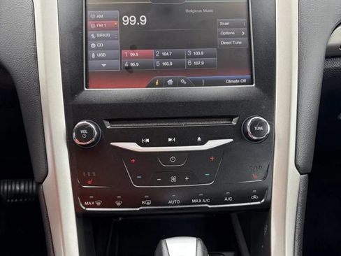 Used 2014 Ford Fusion SE w/ Equipment Group 202A FWD image 22
