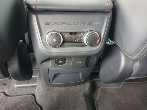 Used 2025 Ford Explorer ST-Line AWD/4WD image 31
