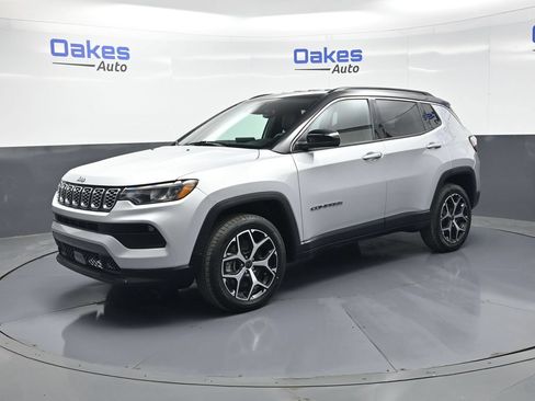 Used 2025 Jeep Compass Limited AWD/4WD image 3
