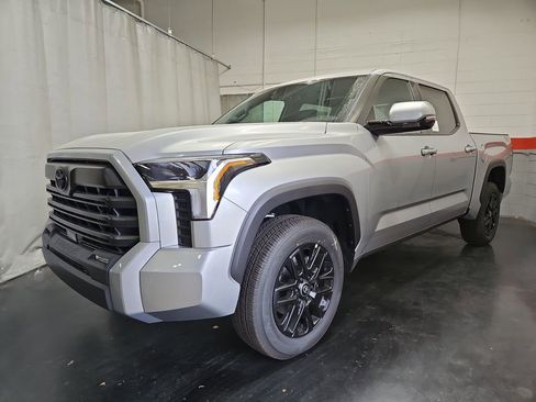 New 2026 Toyota Tundra SR5 image 3
