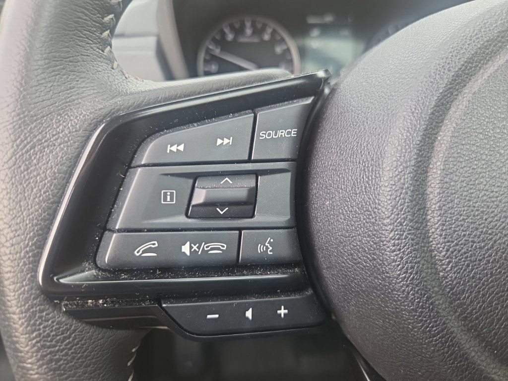 Used 2025 Subaru Forester Premium AWD/4WD image 32