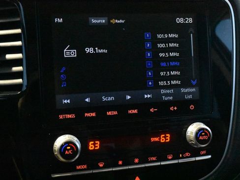 Used 2020 Mitsubishi Outlander SE FWD image 11
