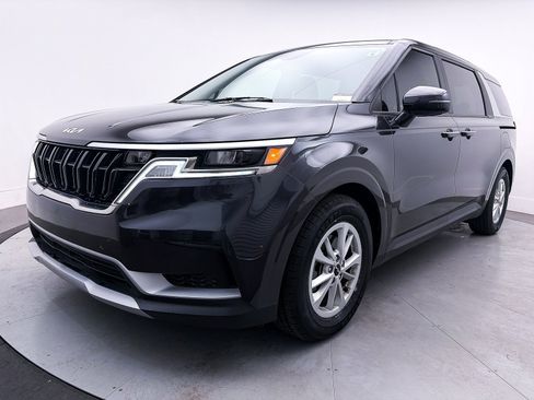 Certified 2023 Kia Carnival LX image 10