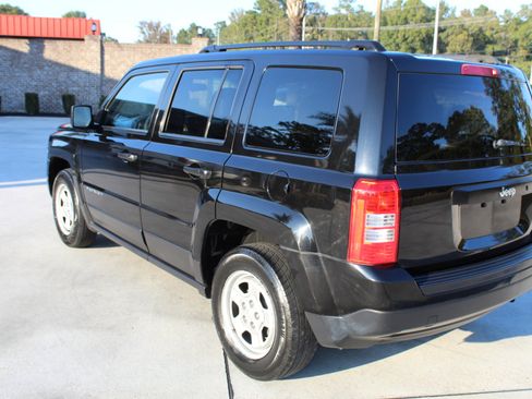Used 2015 Jeep Patriot Sport image 4