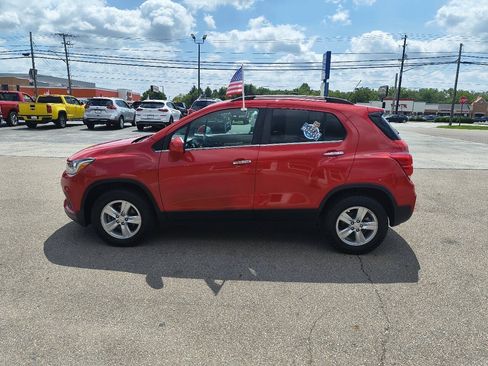 Used 2020 Chevrolet Trax LT w/ LT Convenience Package AWD/4WD image 10
