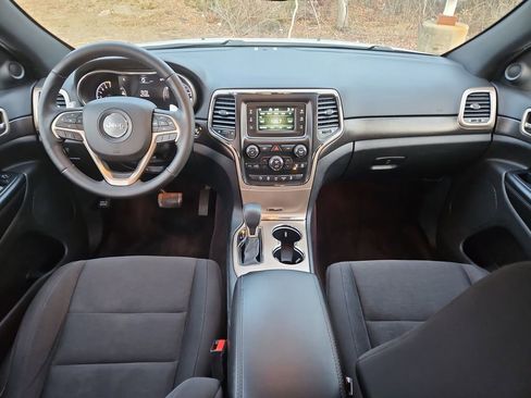 Used 2016 Jeep Grand Cherokee Laredo w/ Quick Order Package 23E image 6