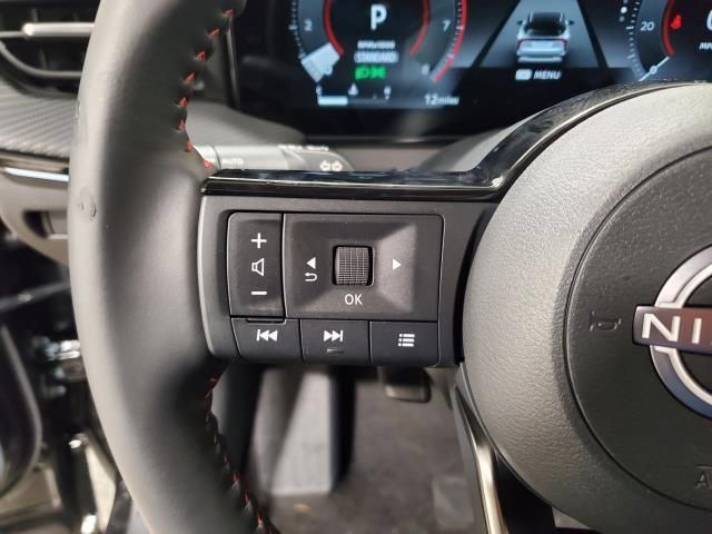 Used 2025 Nissan Kicks SR AWD/4WD image 19