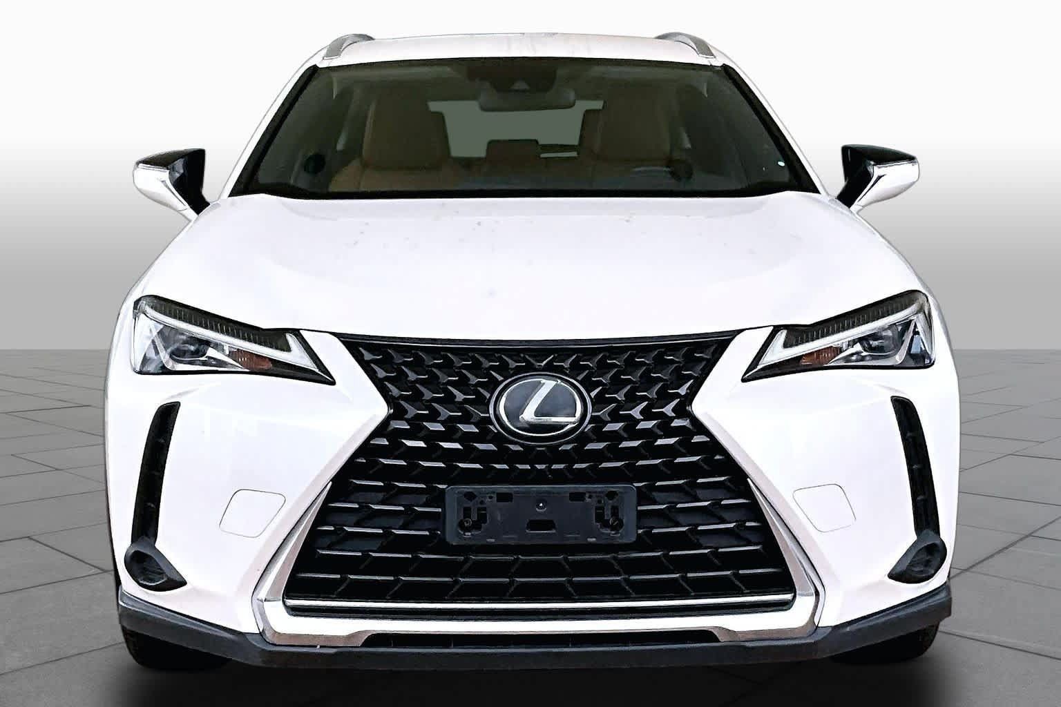 Used 2019 Lexus UX 200 FWD image 4