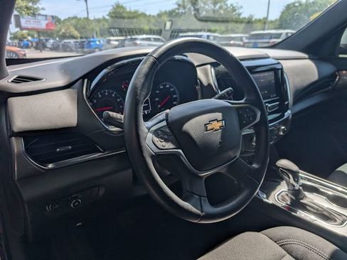 Used 2023 Chevrolet Traverse LT FWD image 30
