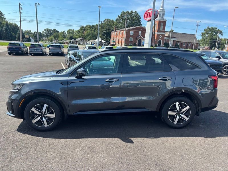 Certified 2023 Kia Sorento S w/ Panoramic Sunroof Package FWD image 5