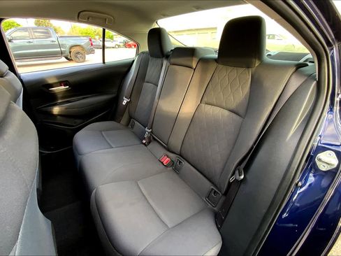 Used 2020 Toyota Corolla LE FWD image 19