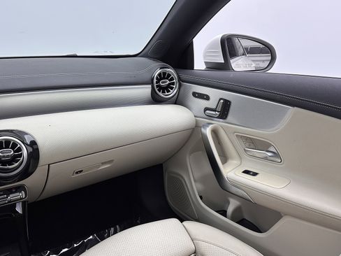 Used 2020 Mercedes-Benz CLA 250 image 29