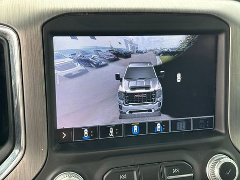 Used 2023 GMC Sierra 3500 Denali w/ Denali Ultimate Package image 25