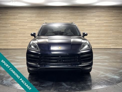 Used 2022 Porsche Cayenne Turbo image 19