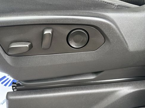 Used 2022 Chevrolet Silverado 1500 Custom image 13