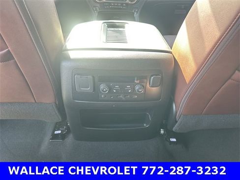 Used 2020 Chevrolet Suburban Premier w/ Premier Plus Edition image 14