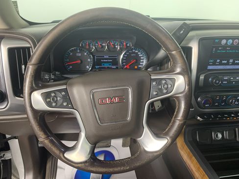Used 2018 GMC Sierra 1500 SLT AWD/4WD image 19