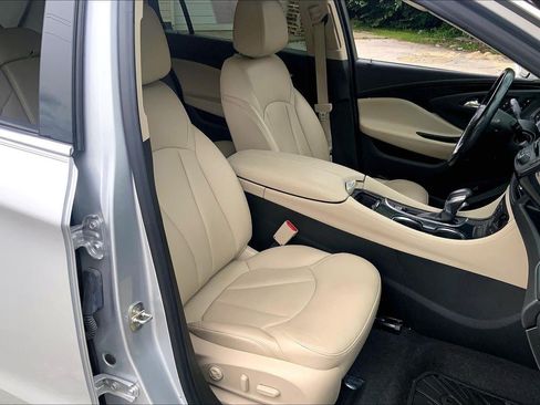 Used 2018 Buick Envision Essence AWD/4WD image 7