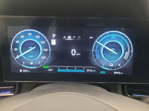 Used 2025 Hyundai Elantra SEL FWD image 23