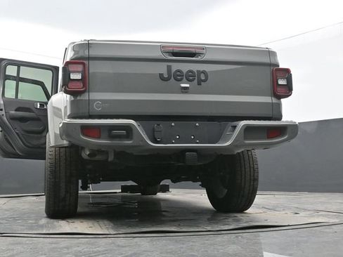 Used 2022 Jeep Gladiator Overland image 65