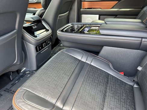 Used 2024 Lincoln Navigator Black Label image 12