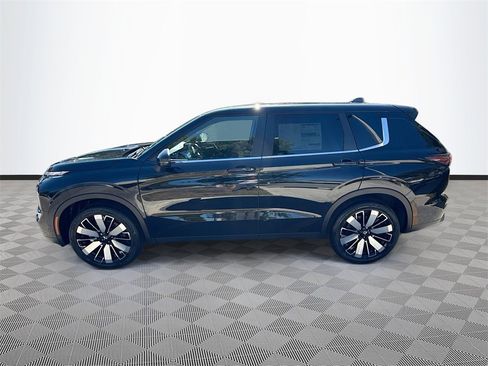 New 2026 Mitsubishi Outlander SE image 4
